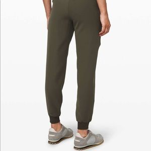 Lululemon On The Fly Jogger Woven NWOT